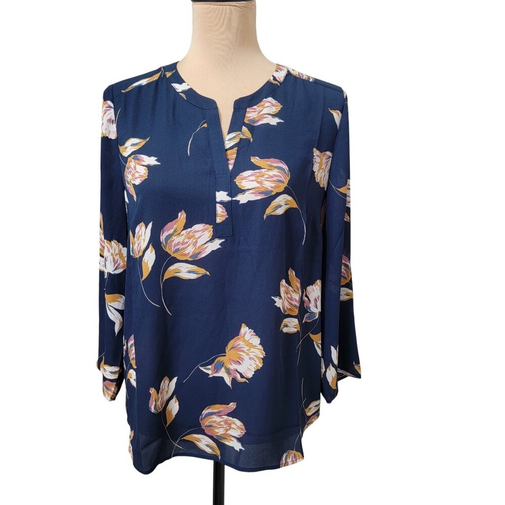 Daniel Rainn Size PM Blue with Floral Print Koda Split Neck Top, NEW w/Tag
